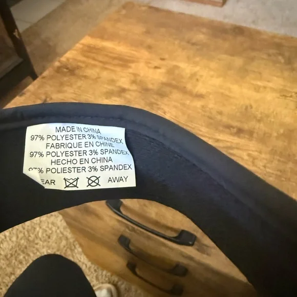 Titleist Black Visor with White Logo - Picture 5 of 6